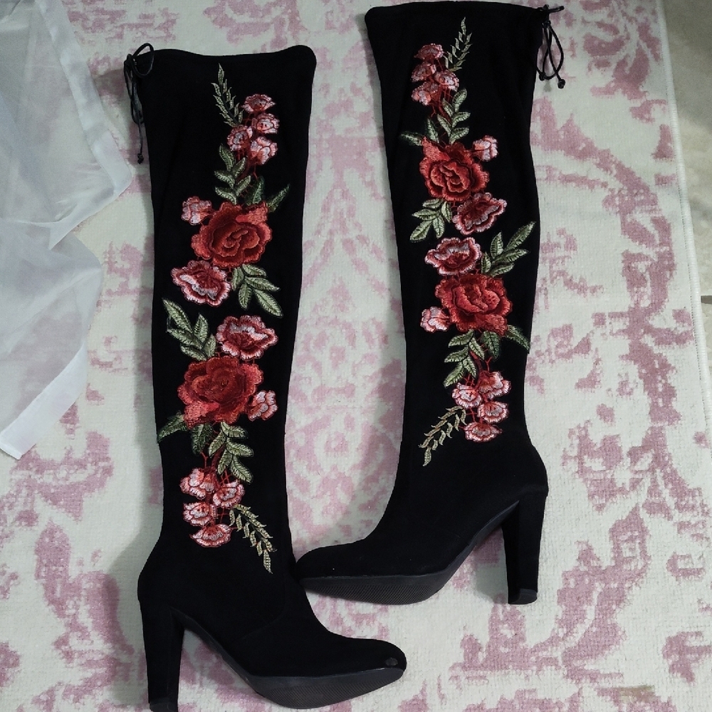 Black Knee-High Women's Boots